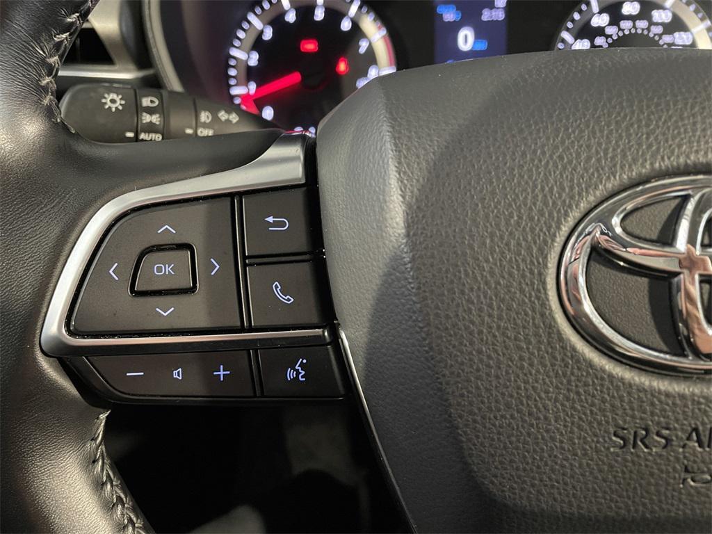 used 2020 Toyota Highlander car, priced at $26,995