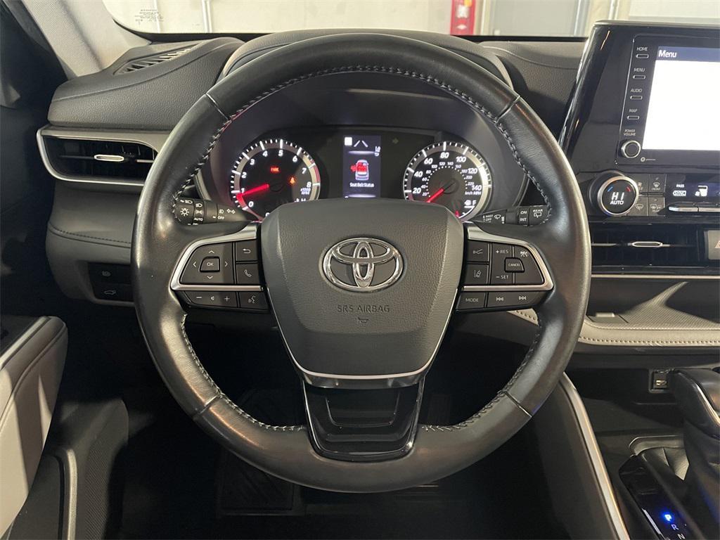 used 2020 Toyota Highlander car, priced at $26,995