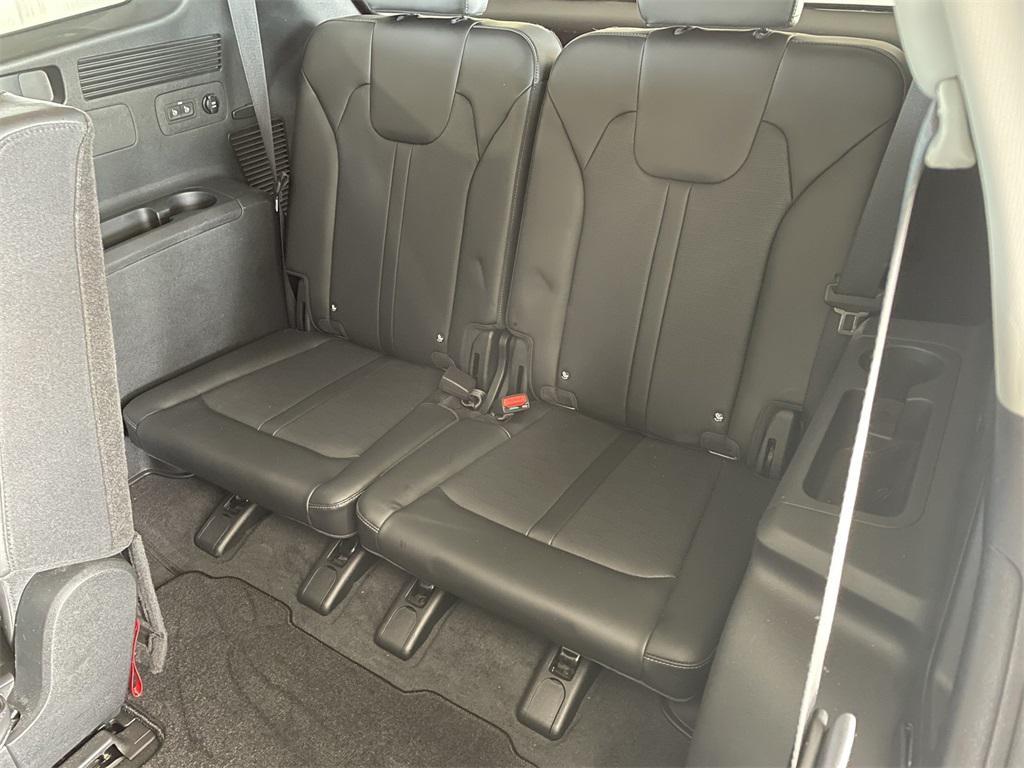 used 2024 Kia Sorento car, priced at $27,395