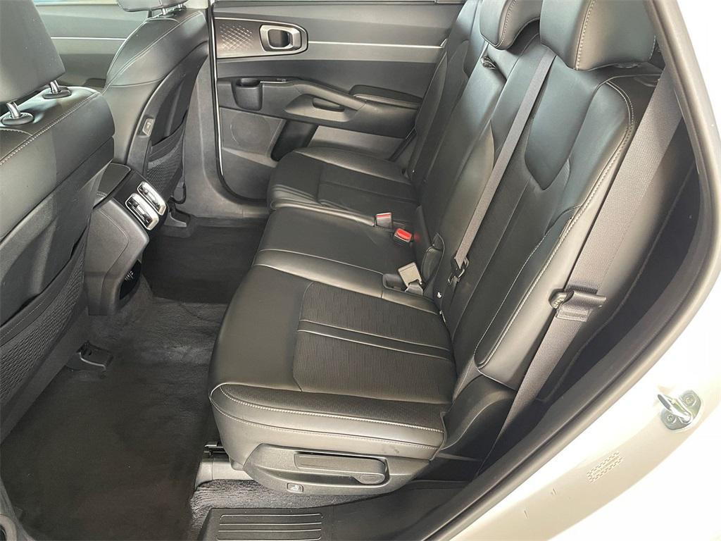 used 2024 Kia Sorento car, priced at $27,395