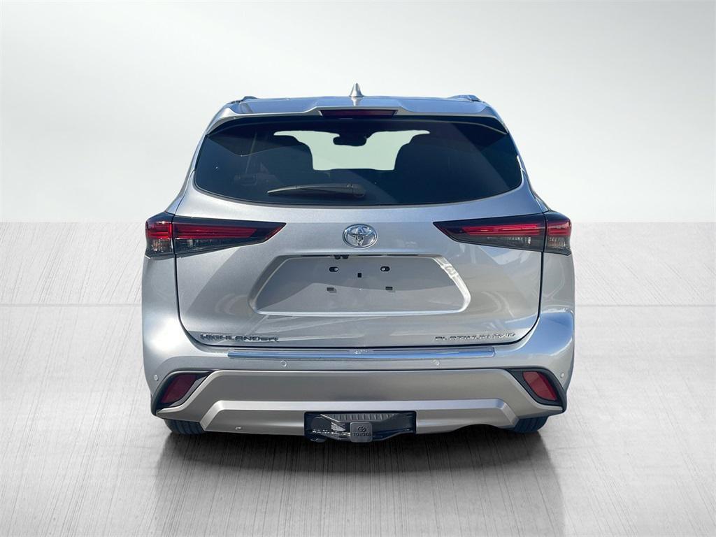 new 2025 Toyota Highlander car, priced at $55,587