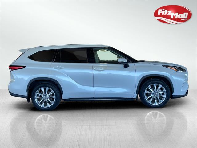 used 2022 Toyota Highlander car, priced at $39,695