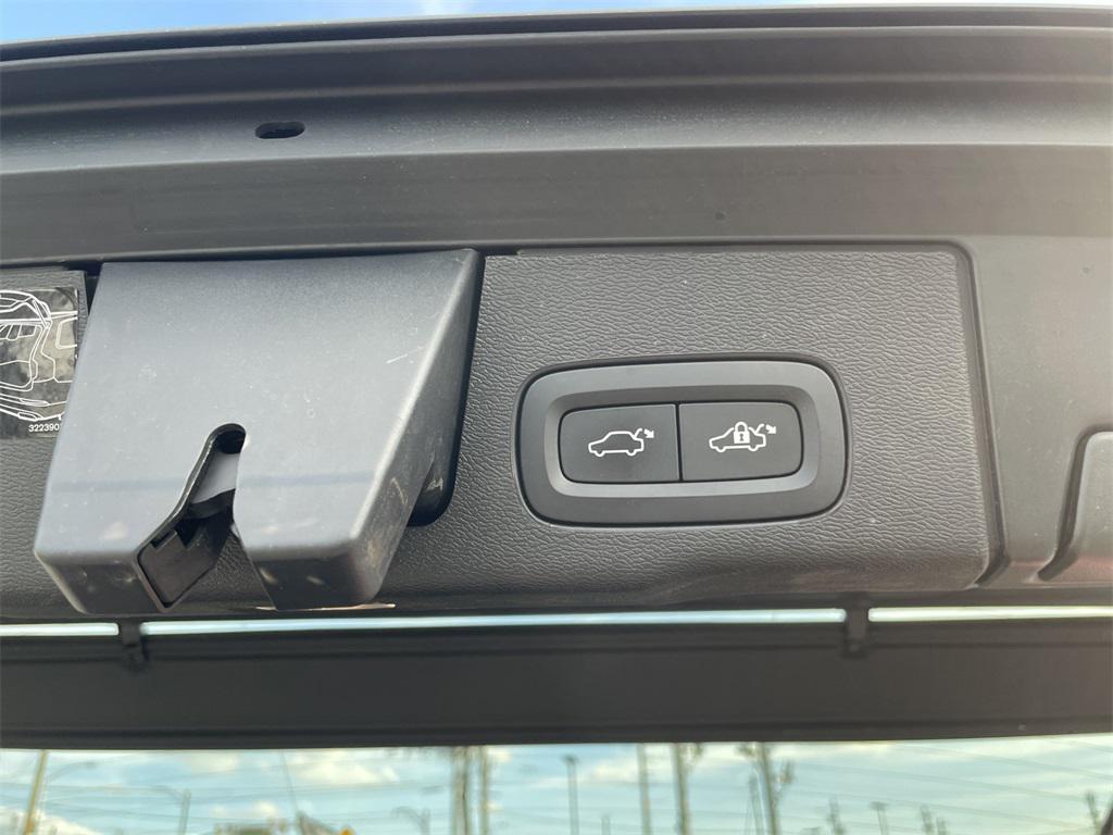 used 2021 Volvo XC60 car, priced at $26,995