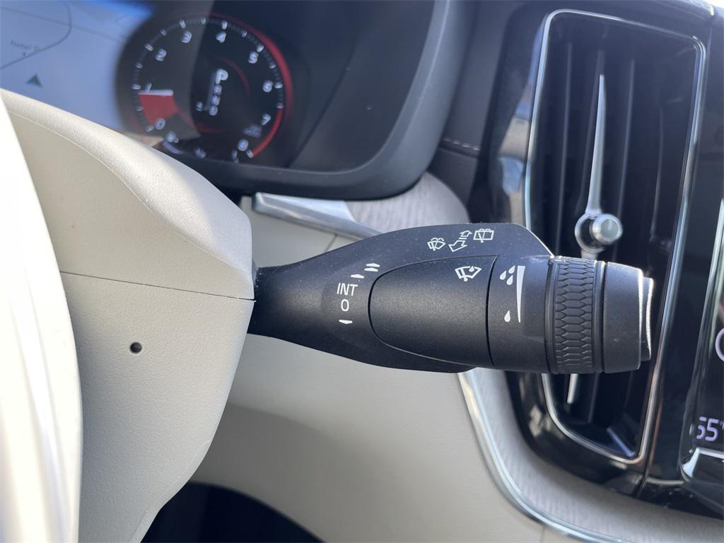 used 2021 Volvo XC60 car, priced at $26,995