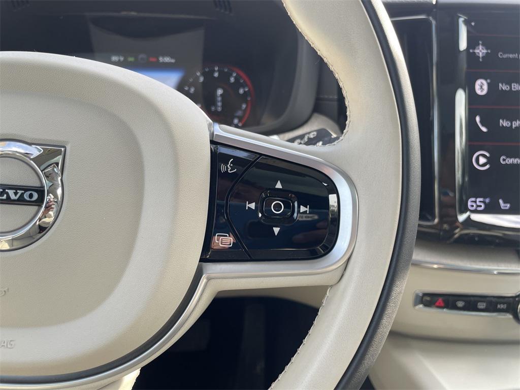 used 2021 Volvo XC60 car, priced at $26,995