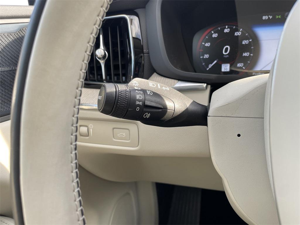 used 2021 Volvo XC60 car, priced at $26,995
