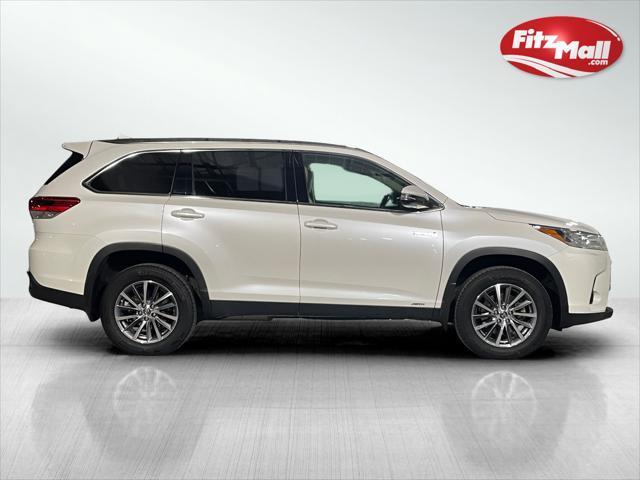 used 2019 Toyota Highlander Hybrid car, priced at $31,995