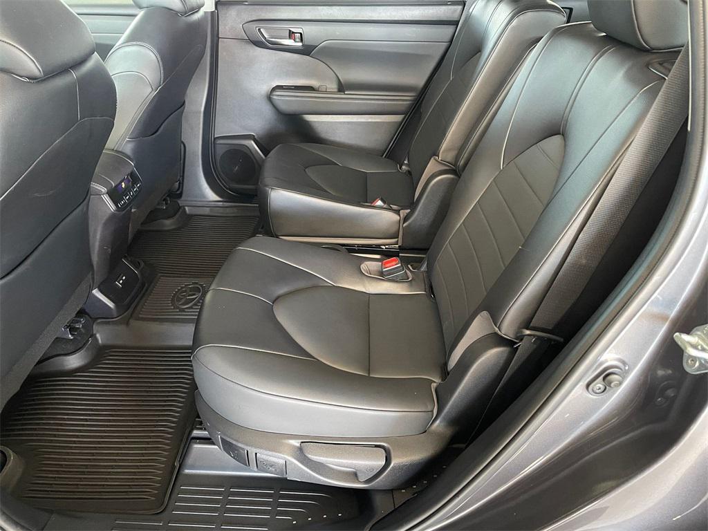 used 2022 Toyota Highlander car, priced at $34,995