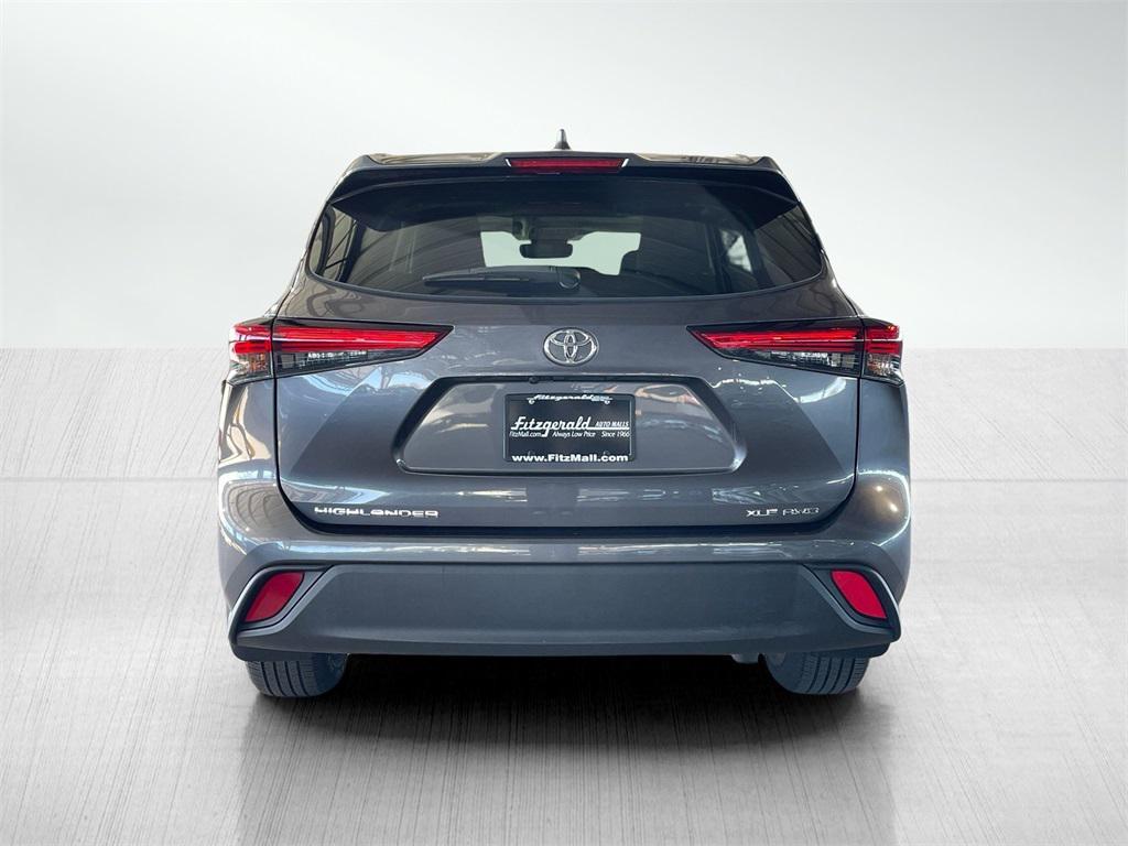 used 2022 Toyota Highlander car, priced at $34,995