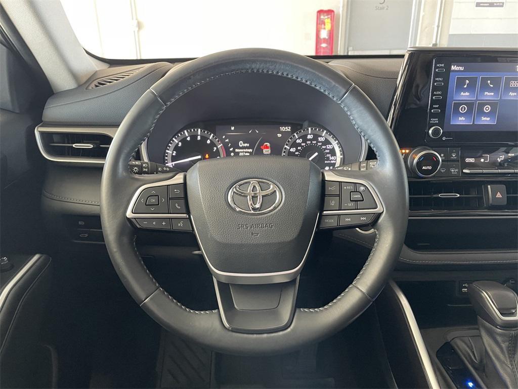 used 2022 Toyota Highlander car, priced at $34,995