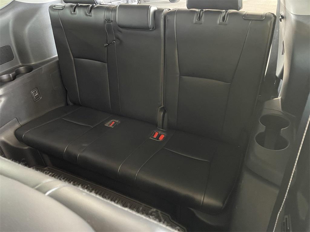 used 2022 Toyota Highlander car, priced at $34,995