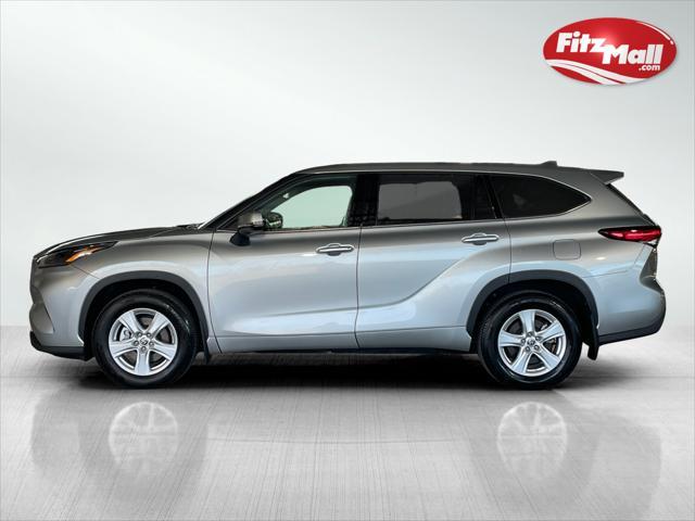 used 2022 Toyota Highlander car, priced at $33,395