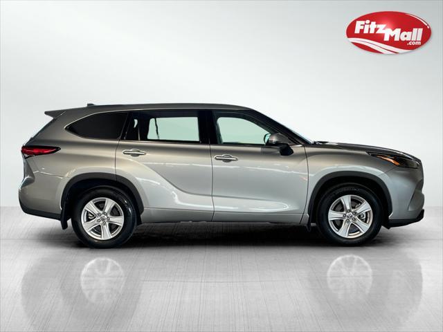 used 2022 Toyota Highlander car, priced at $33,395