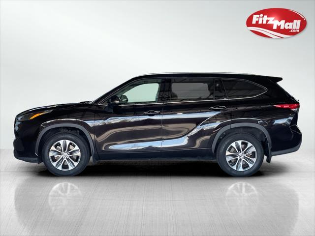 used 2022 Toyota Highlander car, priced at $35,595