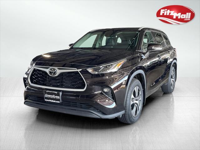 used 2022 Toyota Highlander car, priced at $35,595