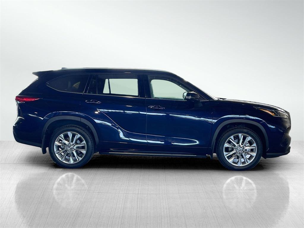used 2023 Toyota Highlander car, priced at $43,495