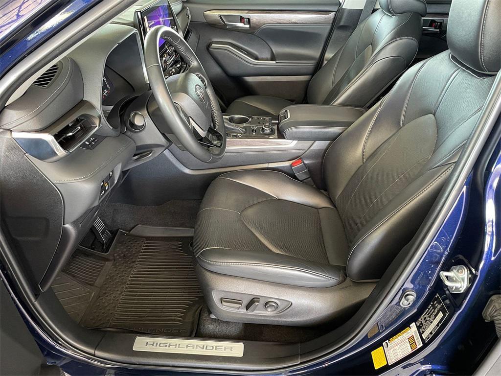 used 2023 Toyota Highlander car, priced at $43,495