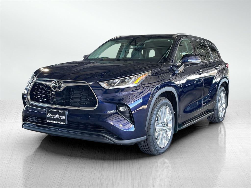 used 2023 Toyota Highlander car, priced at $43,495