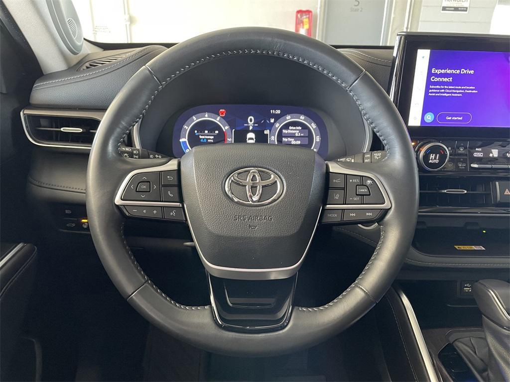 used 2023 Toyota Highlander car, priced at $43,495