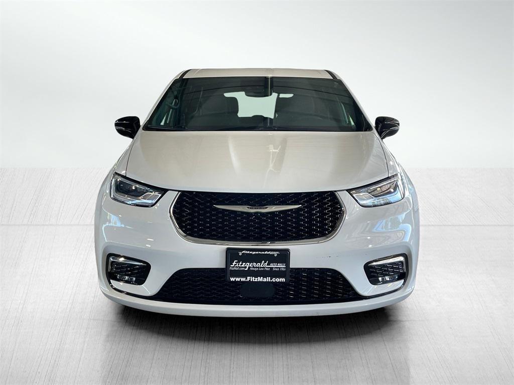 used 2024 Chrysler Pacifica car, priced at $29,795