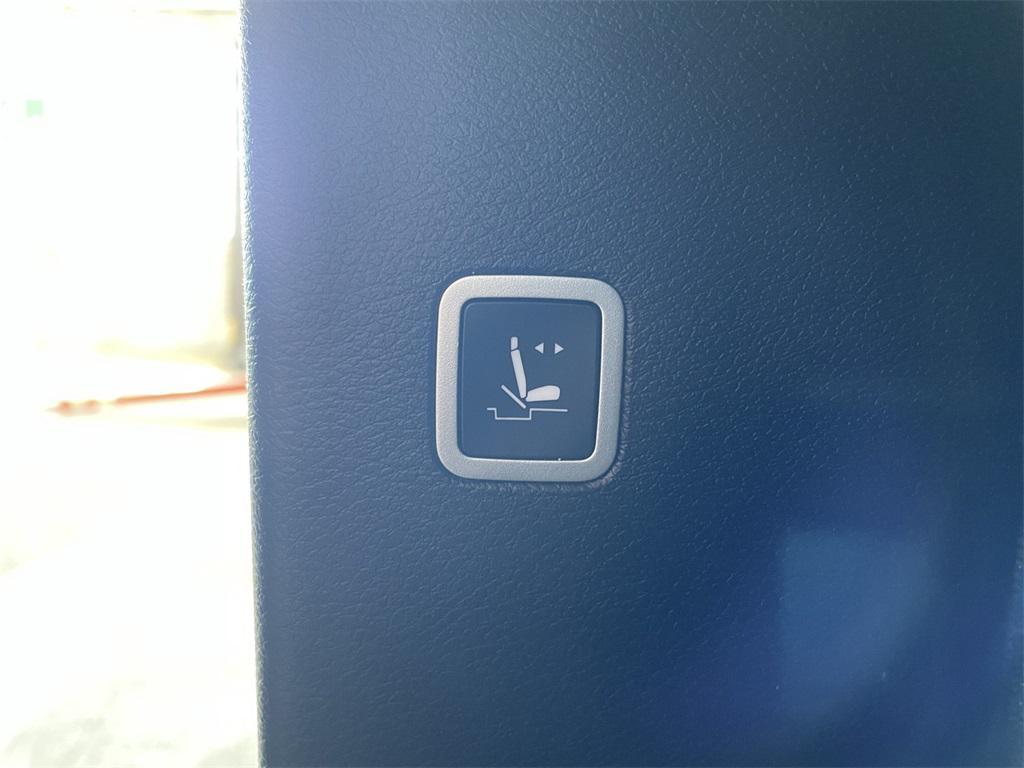 used 2024 Chrysler Pacifica car, priced at $29,795