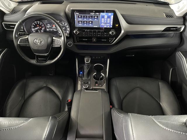 used 2021 Toyota Highlander car, priced at $35,995