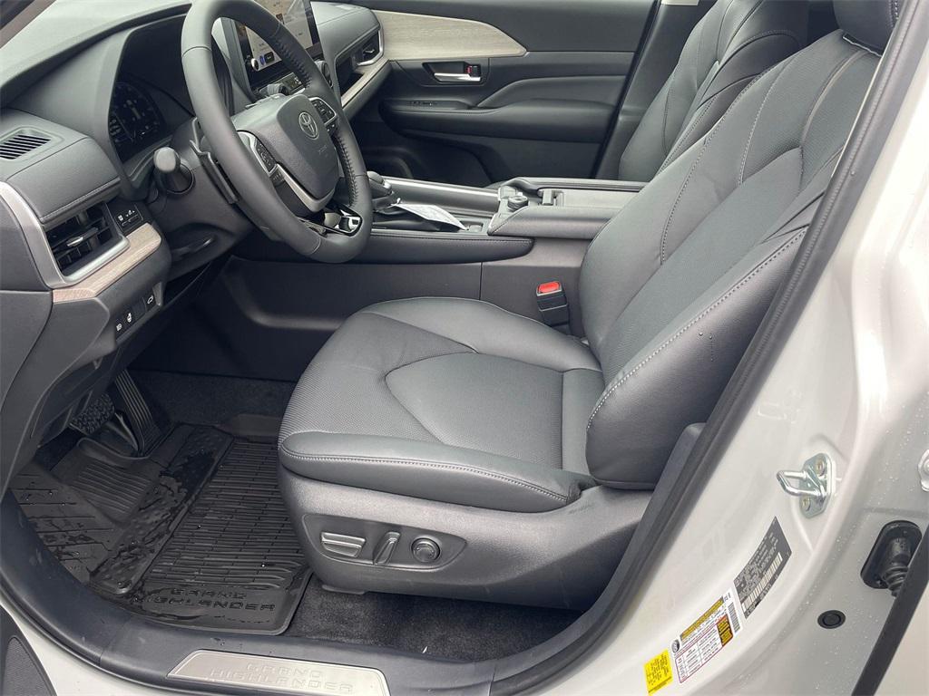 new 2026 Toyota Grand Highlander car, priced at $59,918