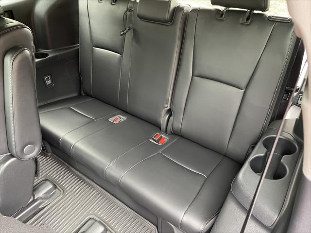used 2022 Toyota Highlander car, priced at $43,995