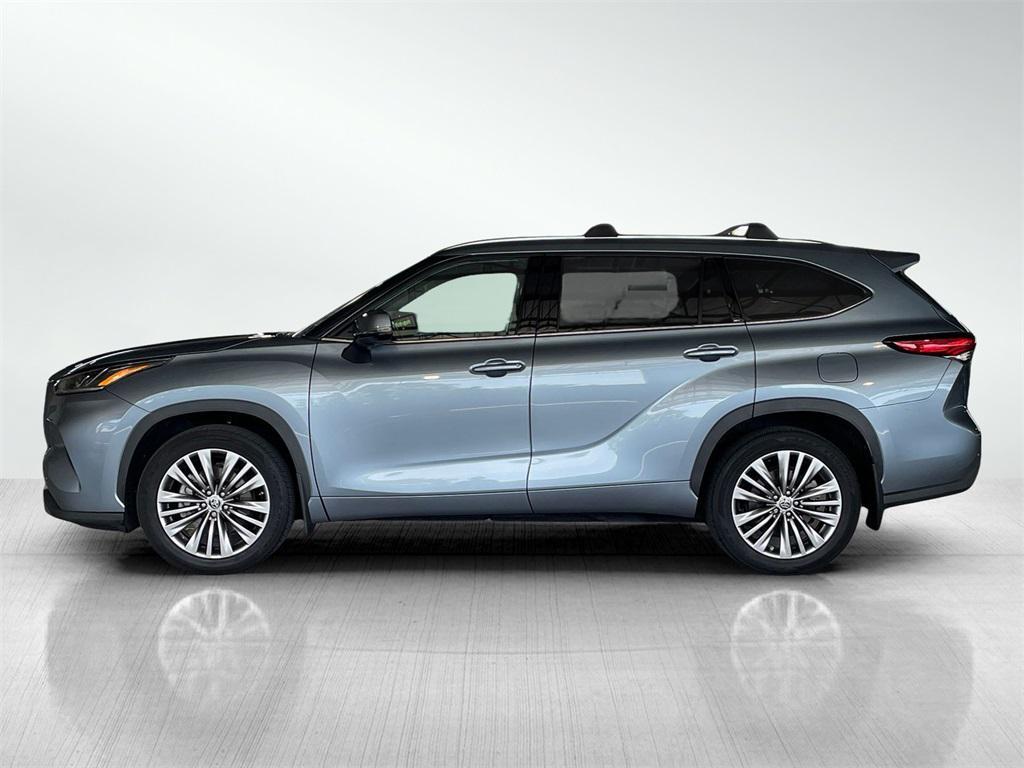 used 2022 Toyota Highlander car, priced at $43,495