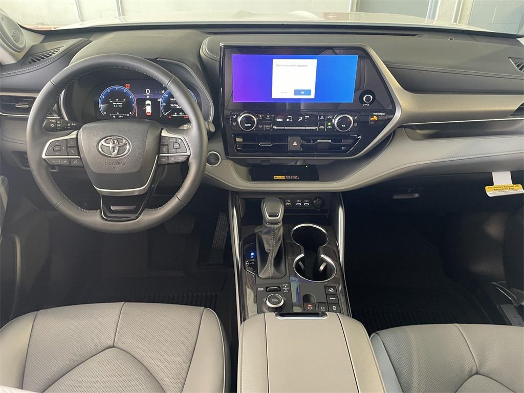 new 2026 Toyota Highlander car, priced at $53,302