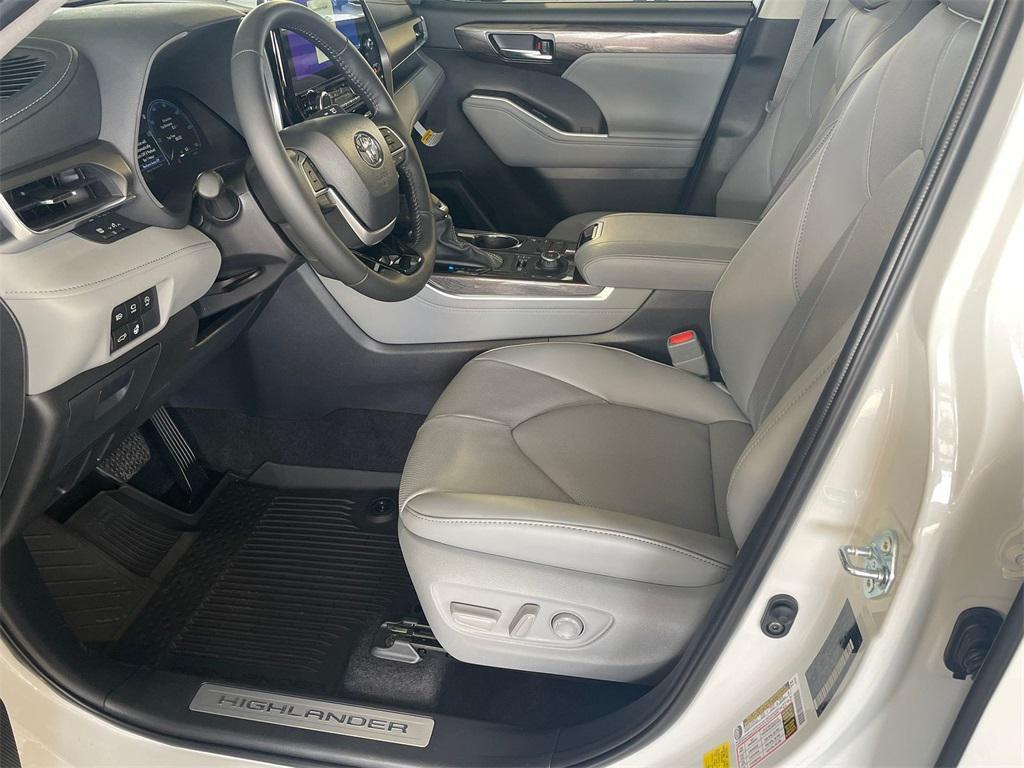 new 2026 Toyota Highlander car, priced at $53,302