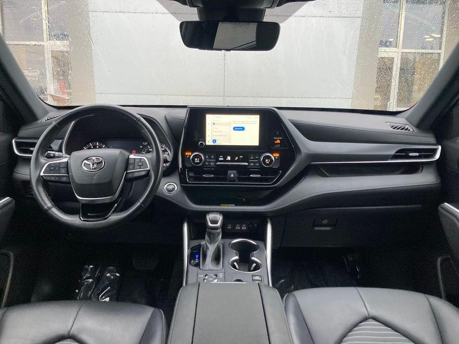 used 2023 Toyota Highlander car, priced at $40,905