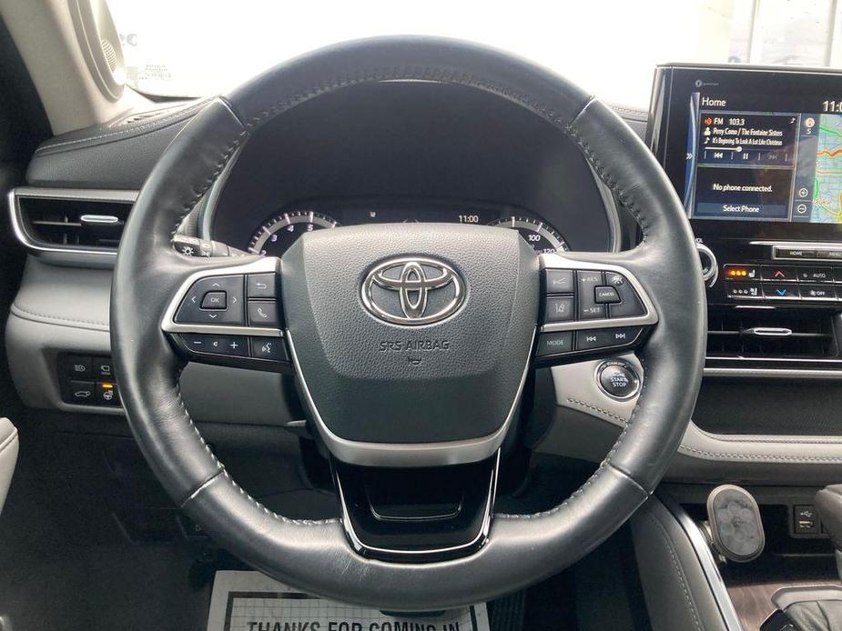 used 2022 Toyota Highlander car, priced at $37,582