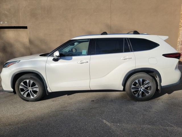 used 2021 Toyota Highlander car, priced at $31,985