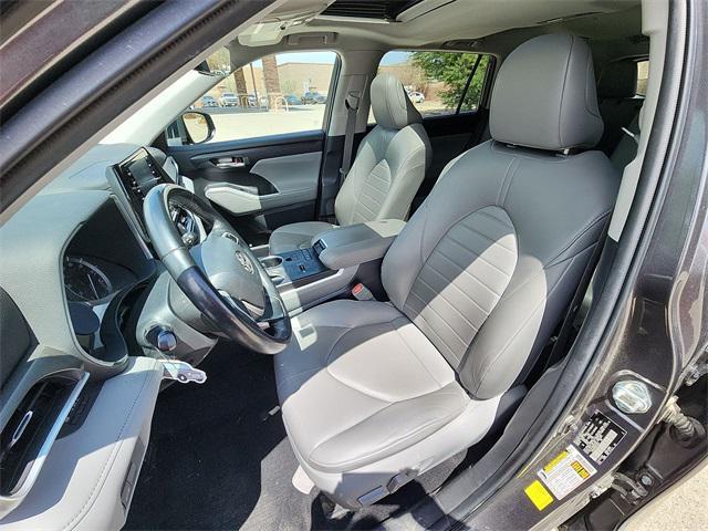used 2022 Toyota Highlander car, priced at $35,985