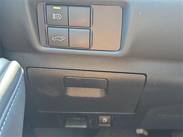 used 2022 Toyota Highlander car, priced at $27,998