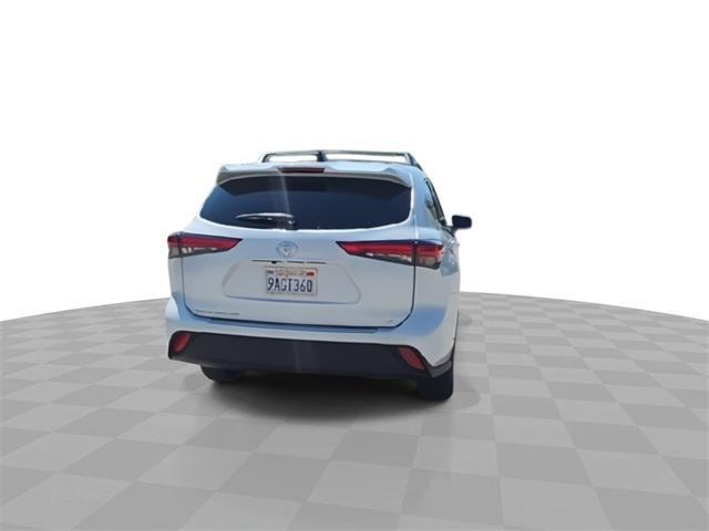 used 2022 Toyota Highlander car, priced at $27,998