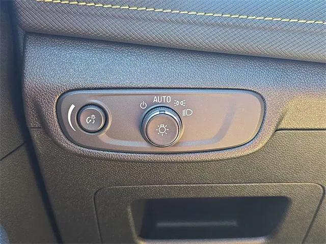 new 2025 Chevrolet TrailBlazer car, priced at $29,524