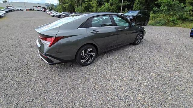 new 2024 Hyundai Elantra car, priced at $26,234