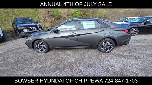 new 2025 Hyundai Elantra car, priced at $26,276