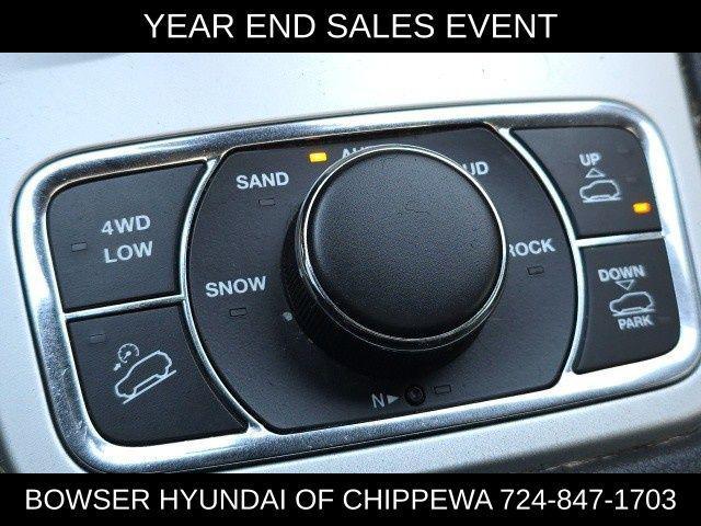 used 2015 Jeep Grand Cherokee car, priced at $18,156