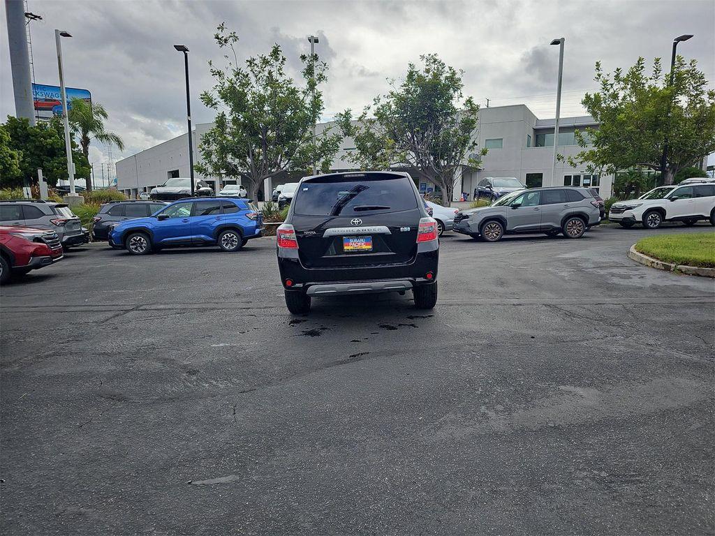 used 2008 Toyota Highlander Hybrid car, priced at $8,900