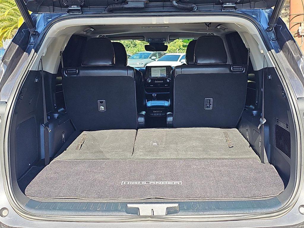 used 2022 Toyota Highlander Hybrid car, priced at $32,200