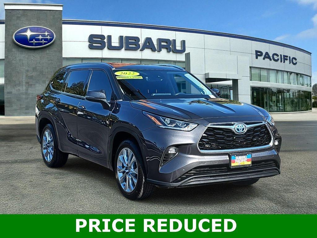 used 2022 Toyota Highlander Hybrid car, priced at $32,200