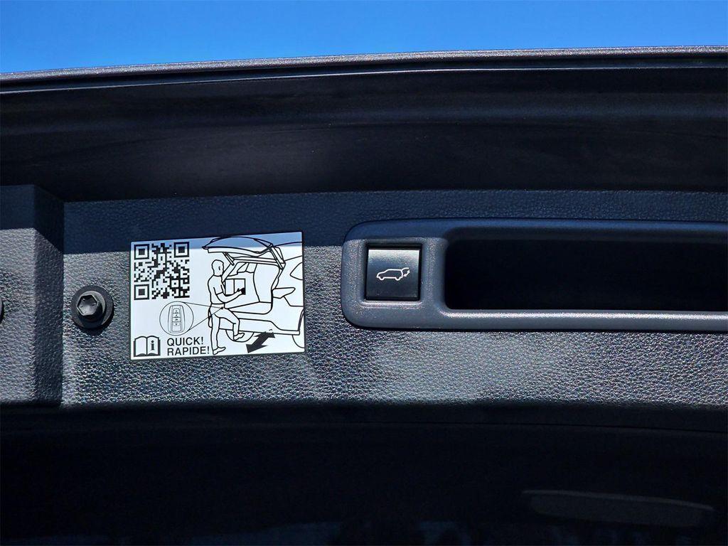 used 2022 Toyota Highlander Hybrid car, priced at $32,200