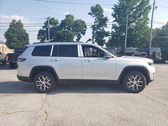 new 2024 Jeep Grand Cherokee L car, priced at $45,235