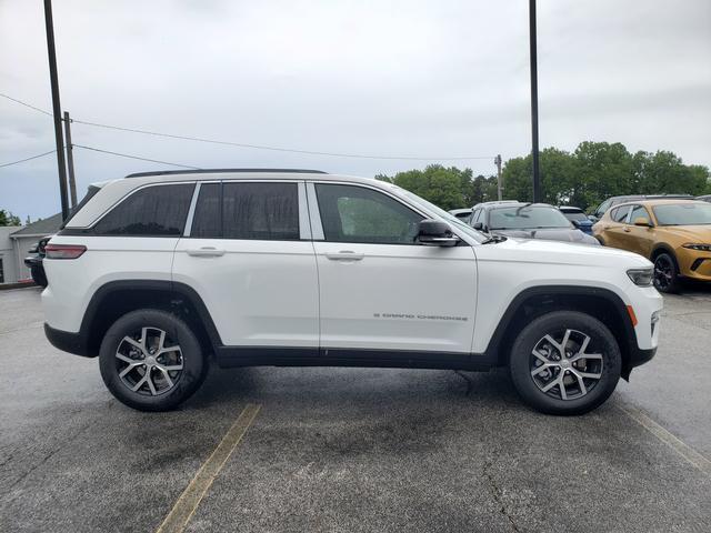 new 2024 Jeep Grand Cherokee car, priced at $45,386