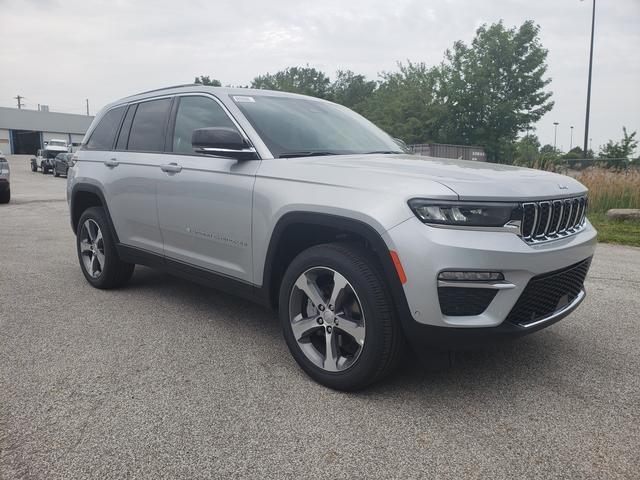 new 2024 Jeep Grand Cherokee car, priced at $54,235