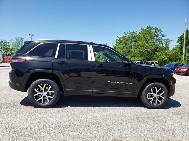 new 2024 Jeep Grand Cherokee car, priced at $45,172