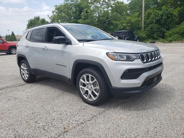 new 2024 Jeep Compass car, priced at $33,389